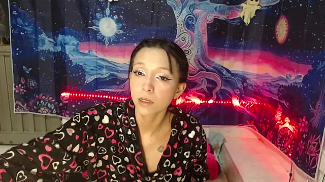 Zafira Mayeers online show from 10-22-25, 04:35