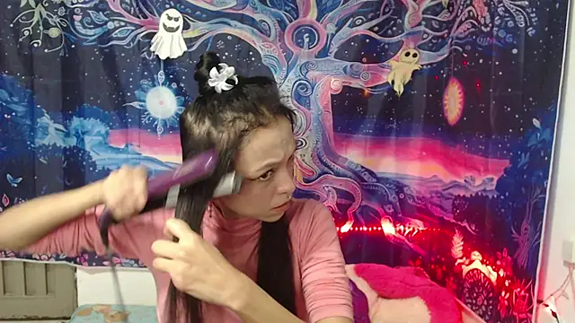 Zafira Mayeers online show from 10-27-25, 02:48