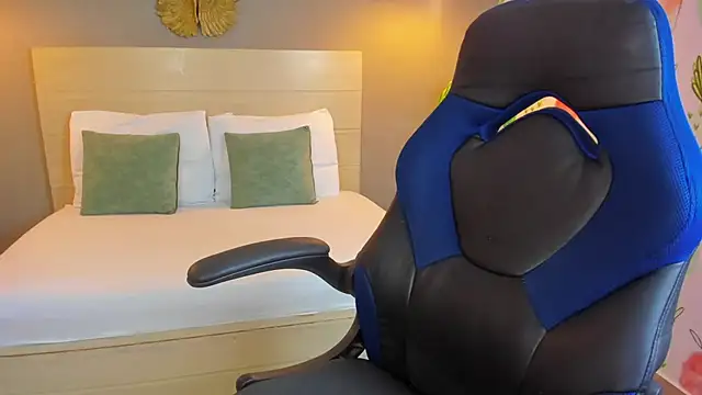 Snapshot of kitty_sweeety_ chatting on 11-07-25, 12:38 kitty sweeety online show from 11-07-25, 12:38