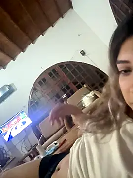 Snapshot of Kardashian12 chatting on 11-02-25, 12:57 Kardashian12 online show from 11-02-25, 12:57