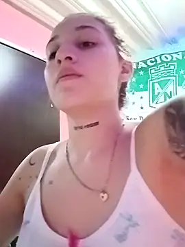 Snapshot of Arii_collins1 chatting on 09-25-25, 05:44 Arii collins1 online show from 09-25-25, 05:44