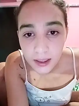 Snapshot of Arii_collins1 chatting on 10-21-25, 03:40 Arii collins1 online show from 10-21-25, 03:40