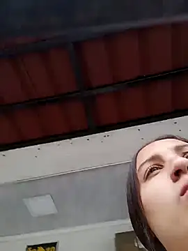 Snapshot of Arii_collins1 chatting on 10-21-25, 05:46 Arii collins1 online show from 10-21-25, 05:46