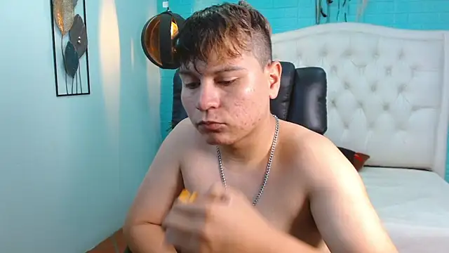 Snapshot of dondanys chatting on 10-06-25, 07:33 dondanys online show from 10-06-25, 07:33