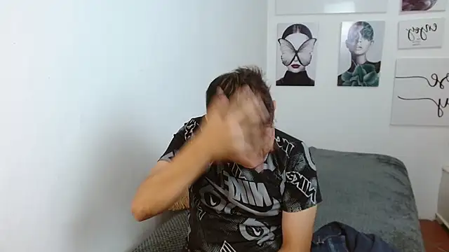 Snapshot of dondanys chatting on 10-08-25, 07:33 dondanys online show from 10-08-25, 07:33