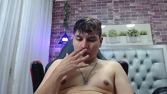 Snapshot of dondanys chatting on 10-16-25, 07:48 dondanys online show from 10-16-25, 07:48