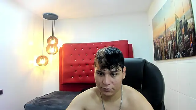 Snapshot of dondanys chatting on 10-22-25, 07:35 dondanys online show from 10-22-25, 07:35