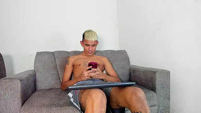 Snapshot of invictu_mastercum chatting on 01-16-26, 03:27 invictu mastercum online show from 01-16-26, 03:27