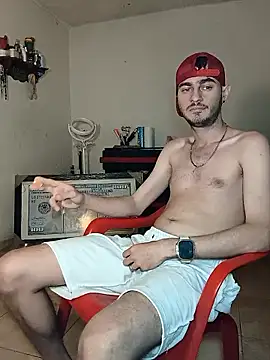 Snapshot of bigcockwhite777 chatting on 10-13-25, 07:36 bigcockwhite777 online show from 10-13-25, 07:36