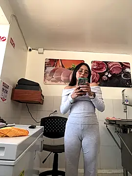 Michelle Zoe online show from 09-22-25, 04:42