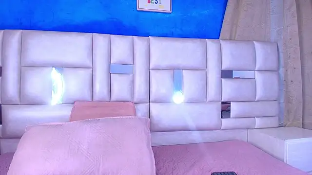 emmacurvy online show from 09-24-25, 03:21