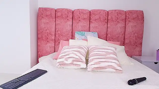 emmacurvy online show from 11-06-25, 03:07