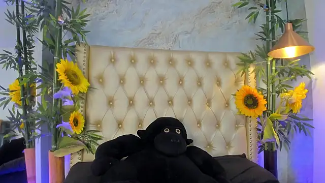 LittleeJaz online show from 02-06-26, 04:06