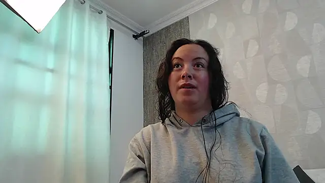 Snapshot of elamurray chatting on 09-13-25, 11:10 elamurray online show from 09-13-25, 11:10