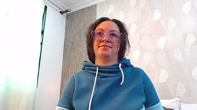 Snapshot of elamurray chatting on 09-17-25, 11:23 elamurray online show from 09-17-25, 11:23