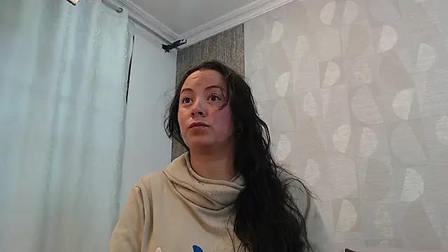 Snapshot of elamurray chatting on 10-13-25, 11:10 elamurray online show from 10-13-25, 11:10