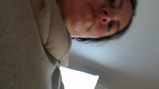 Snapshot of elamurray chatting on 10-23-25, 11:09 elamurray online show from 10-23-25, 11:09