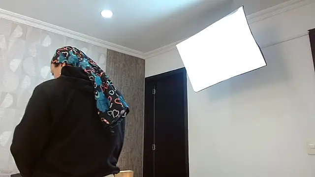 Snapshot of elamurray chatting on 11-05-25, 11:21 elamurray online show from 11-05-25, 11:21