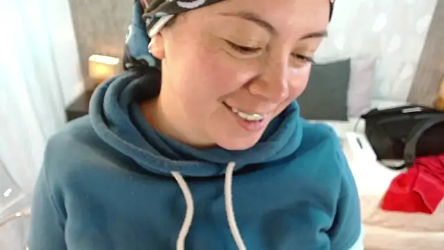 Snapshot of elamurray chatting on 11-11-25, 11:10 elamurray online show from 11-11-25, 11:10