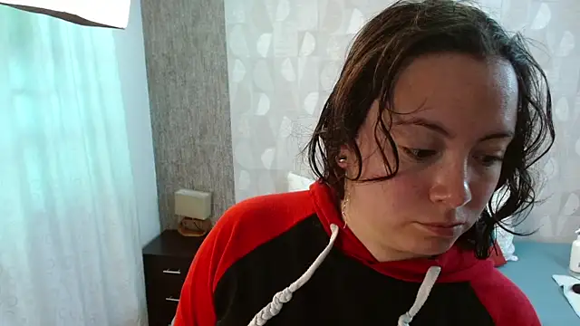 Snapshot of elamurray chatting on 11-18-25, 11:03 elamurray online show from 11-18-25, 11:03