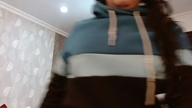 Snapshot of elamurray chatting on 11-20-25, 11:10 elamurray online show from 11-20-25, 11:10