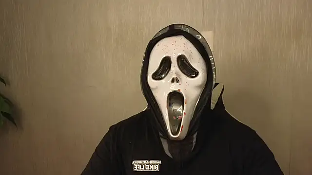 Snapshot of Ades_Lowe chatting on 10-31-25, 11:33 Ades Lowe online show from 10-31-25, 11:33