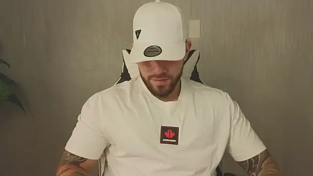 Snapshot of Ades_Lowe chatting on 11-06-25, 12:17 Ades Lowe online show from 11-06-25, 12:17