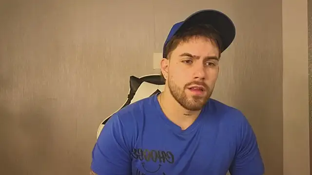 Snapshot of Ades_Lowe chatting on 11-12-25, 12:05 Ades Lowe online show from 11-12-25, 12:05