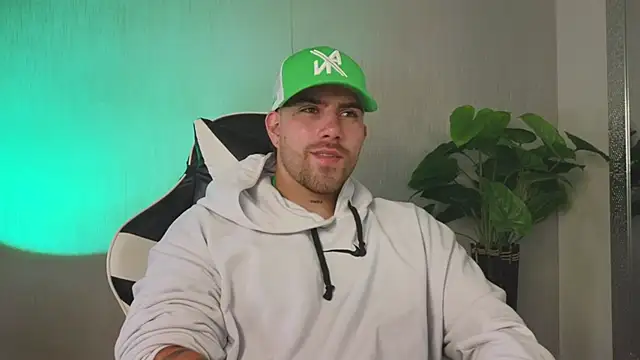 Snapshot of Ades_Lowe chatting on 11-24-25, 11:54 Ades Lowe online show from 11-24-25, 11:54