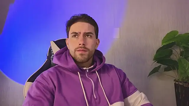 Snapshot of Ades_Lowe chatting on 11-26-25, 10:38 Ades Lowe online show from 11-26-25, 10:38