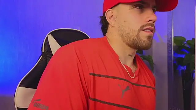 Snapshot of Ades_Lowe chatting on 12-19-25, 10:55 Ades Lowe online show from 12-19-25, 10:55