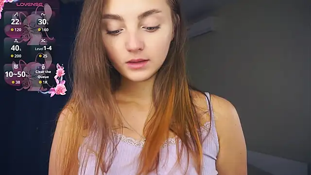 LoraDavi online show from 10-29-25, 06:15