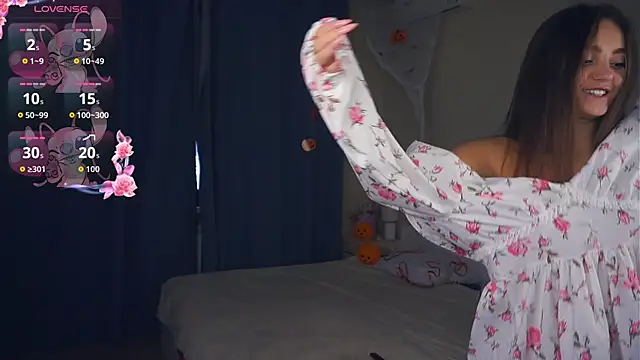 LoraDavi online show from 11-07-25, 07:08