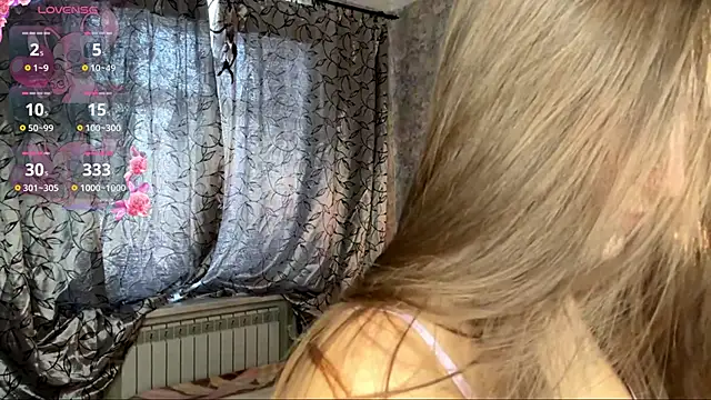 LoraDavi online show from 02-11-26, 07:24