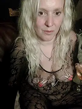 Snapshot of Bouncy-Bella28X chatting on 09-19-25, 09:59 Bouncy-Bella28X online show from 09-19-25, 09:59