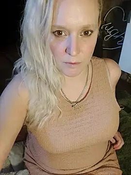 Snapshot of Bouncy-Bella28X chatting on 10-23-25, 11:09 Bouncy-Bella28X online show from 10-23-25, 11:09