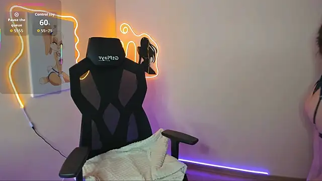 ShalinaMontana online show from 10-18-25, 03:13