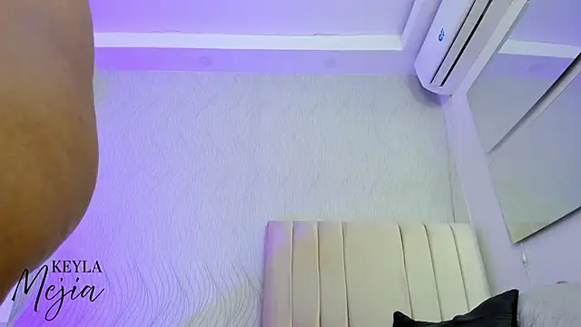 Snapshot of keyla_mejia chatting on 11-23-25, 12:05 keyla mejia online show from 11-23-25, 12:05