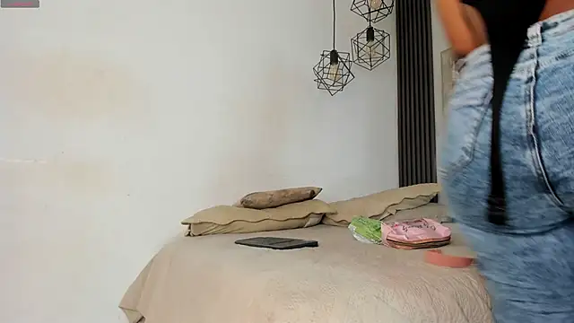 keyla mejia online show from 03-11-26, 12:00