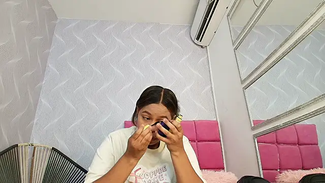 Snapshot of keyla_mejia chatting on 06-03-26, 12:08 keyla mejia online show from 06-03-26, 12:08