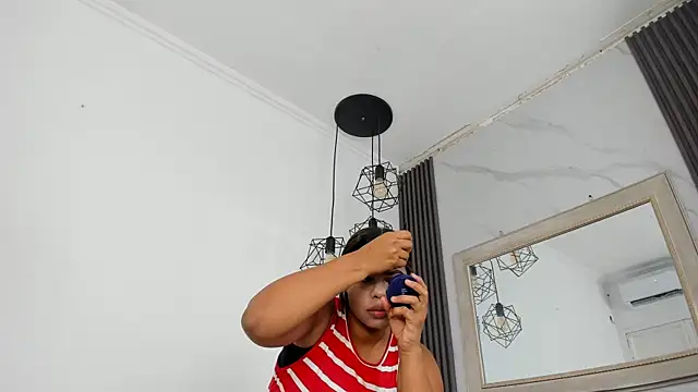 Snapshot of keyla_mejia chatting on 06-05-26, 12:11 keyla mejia online show from 06-05-26, 12:11