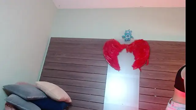 Snapshot of Karol_Yessenia chatting on 10-09-25, 01:31 Karol Yessenia online show from 10-09-25, 01:31