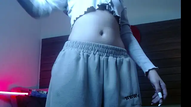 Snapshot of Karol_Yessenia chatting on 10-14-25, 01:23 Karol Yessenia online show from 10-14-25, 01:23