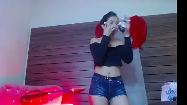 Snapshot of Karol_Yessenia chatting on 10-15-25, 01:44 Karol Yessenia online show from 10-15-25, 01:44