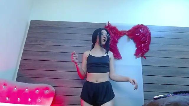 Snapshot of Karol_Yessenia chatting on 10-22-25, 02:17 Karol Yessenia online show from 10-22-25, 02:17