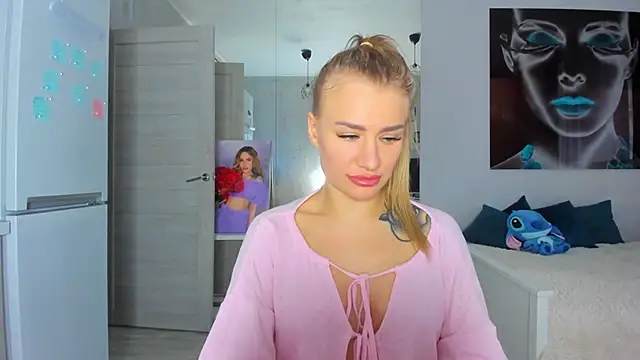 Snapshot of MashaFromRussia__ chatting on 11-11-25, 09:31 MashaFromRussia online show from 11-11-25, 09:31