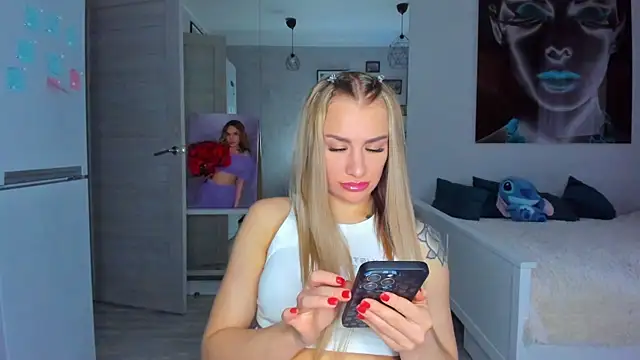 Snapshot of MashaFromRussia__ chatting on 11-12-25, 08:59 MashaFromRussia online show from 11-12-25, 08:59