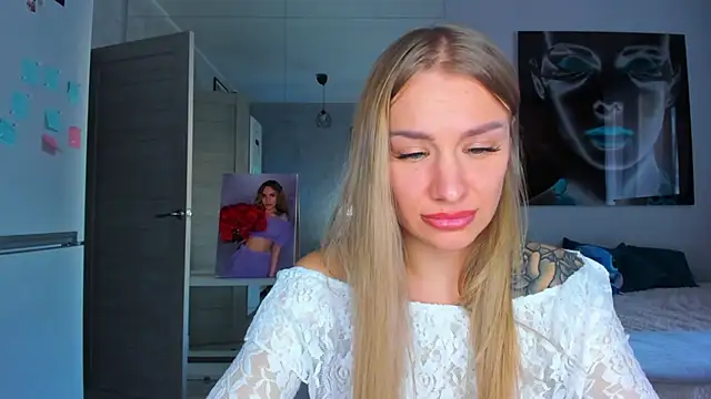 Snapshot of MashaFromRussia__ chatting on 11-15-25, 10:23 MashaFromRussia online show from 11-15-25, 10:23