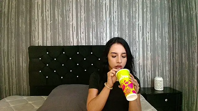 Alicee Moonn online show from 04-27-26, 06:28