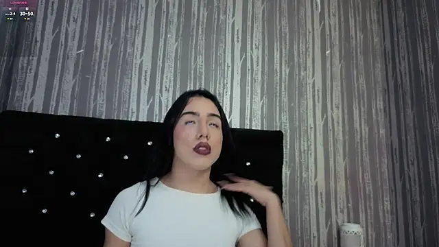 Snapshot of Alicee_Moonn chatting on 07-24-26, 08:51 Alicee Moonn online show from 07-24-26, 08:51